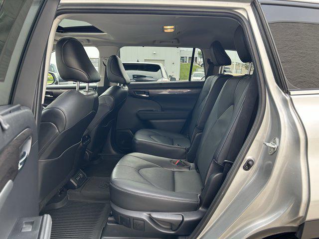 used 2022 Toyota Highlander car, priced at $42,106
