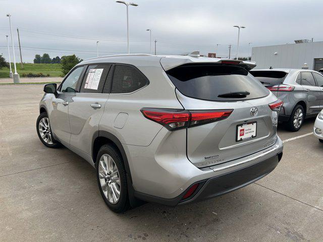 used 2022 Toyota Highlander car, priced at $42,106