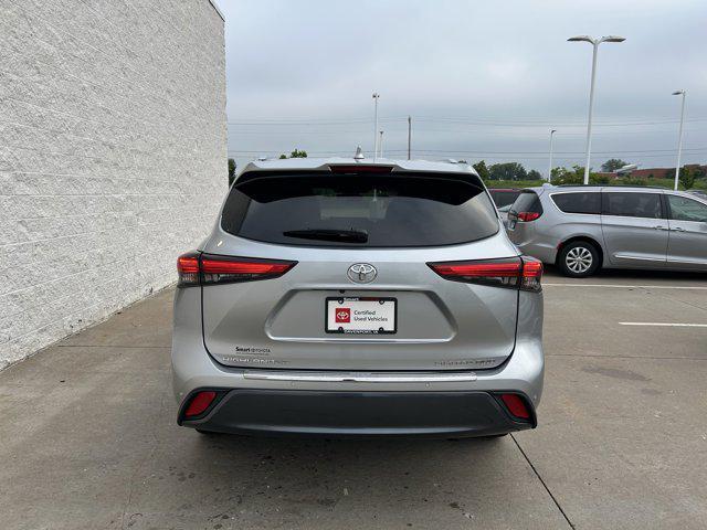 used 2022 Toyota Highlander car, priced at $42,106