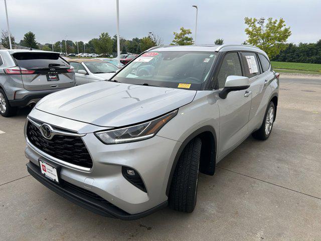 used 2022 Toyota Highlander car, priced at $42,106