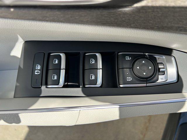 used 2023 Kia Sorento car, priced at $30,361