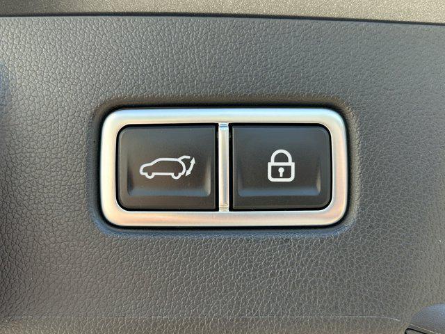 used 2023 Kia Sorento car, priced at $30,361
