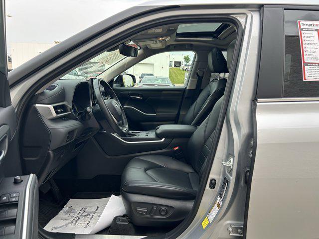 used 2023 Toyota Highlander Hybrid car, priced at $44,885