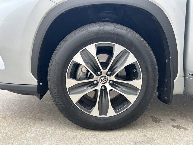 used 2023 Toyota Highlander Hybrid car, priced at $44,885