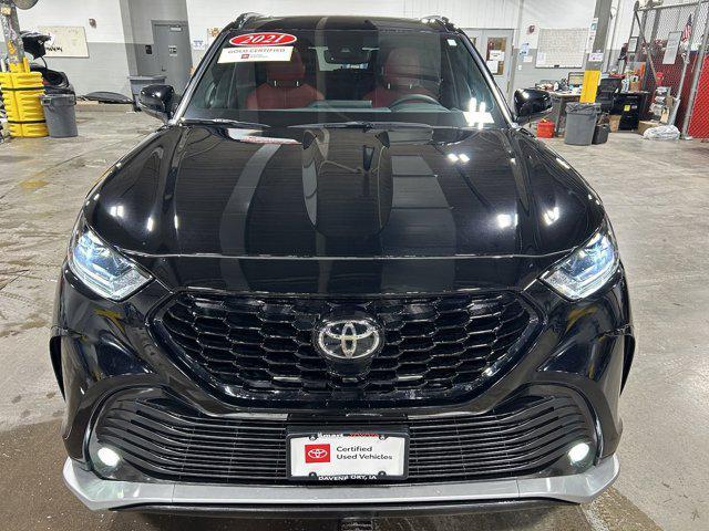 used 2021 Toyota Highlander car, priced at $38,005