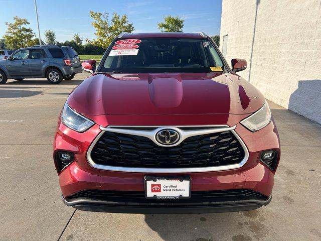 used 2022 Toyota Highlander car, priced at $41,562