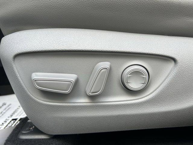 used 2020 Toyota Highlander car, priced at $32,891