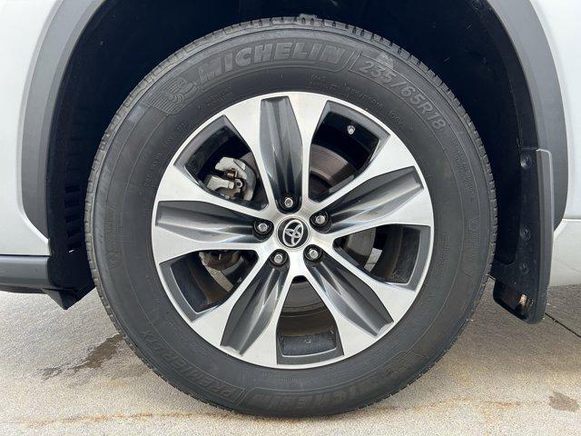 used 2020 Toyota Highlander car, priced at $32,891