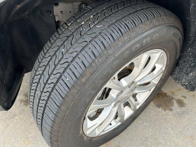 used 2019 Jeep Cherokee car, priced at $17,249