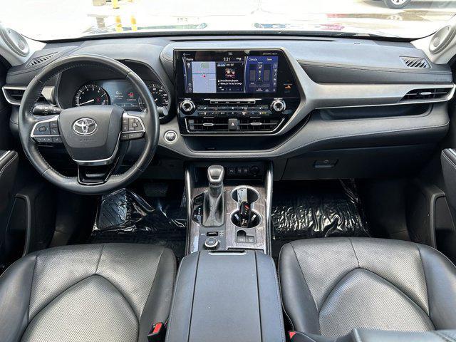 used 2020 Toyota Highlander car, priced at $29,497