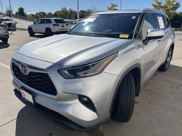 used 2022 Toyota Highlander car, priced at $37,932