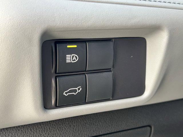 used 2022 Toyota Highlander car, priced at $37,932