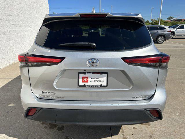 used 2022 Toyota Highlander car, priced at $37,932