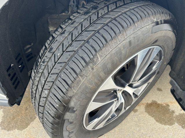 used 2022 Toyota Highlander car, priced at $37,932