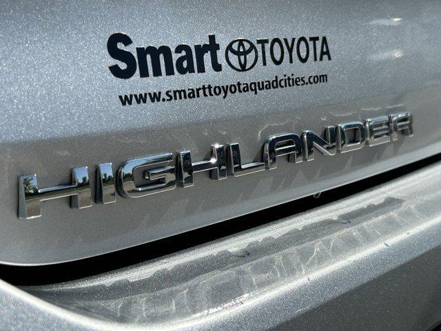 used 2022 Toyota Highlander car, priced at $37,932