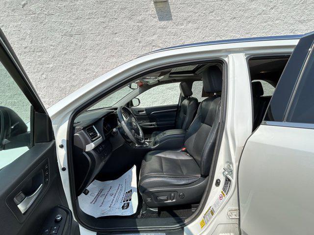 used 2015 Toyota Highlander car, priced at $16,474