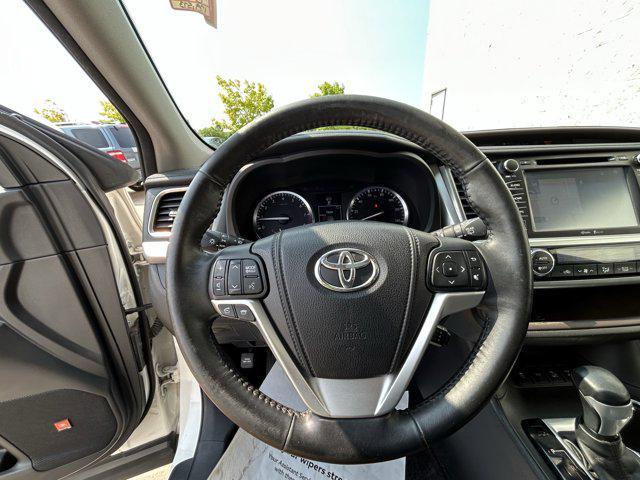 used 2015 Toyota Highlander car, priced at $16,474