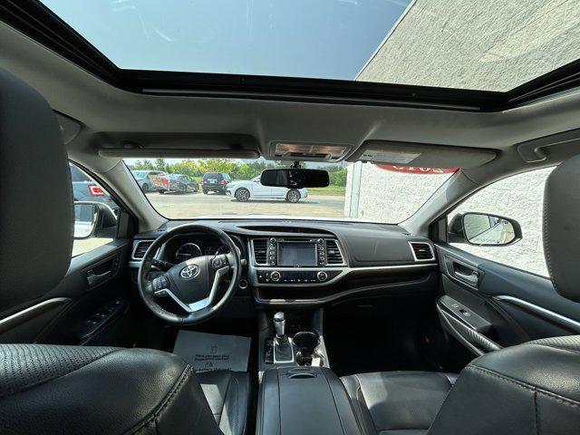 used 2015 Toyota Highlander car, priced at $16,474