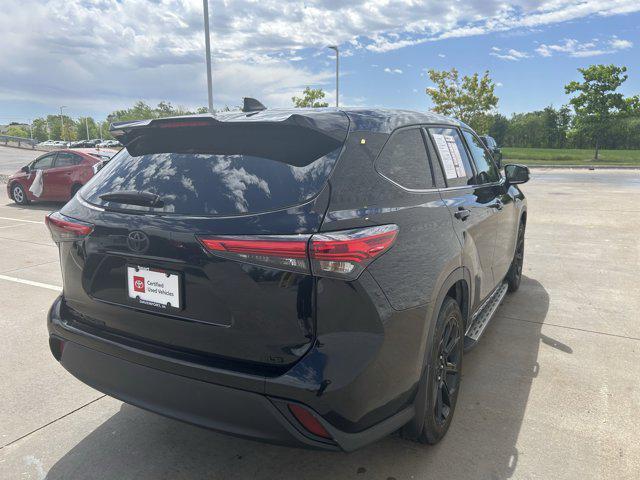 used 2022 Toyota Highlander car, priced at $31,572
