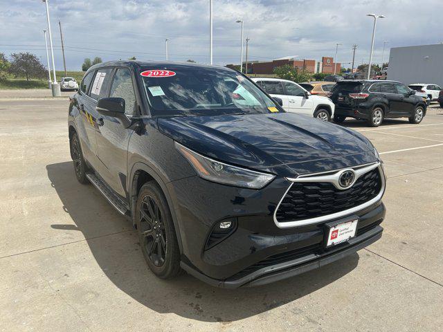 used 2022 Toyota Highlander car, priced at $31,572