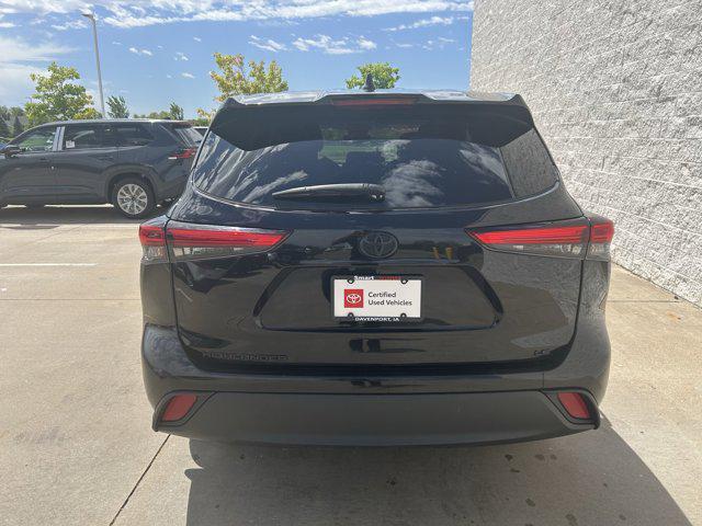 used 2022 Toyota Highlander car, priced at $31,572