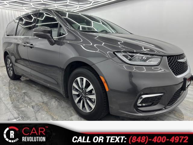 used 2022 Chrysler Pacifica Hybrid car, priced at $19,987