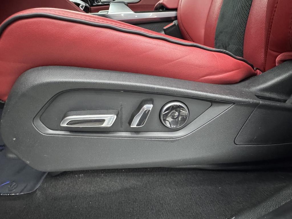 used 2022 Acura MDX car, priced at $35,599