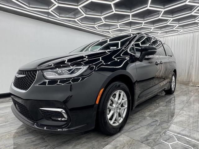 used 2023 Chrysler Pacifica car, priced at $20,999