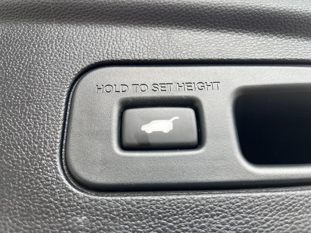used 2023 Acura MDX car, priced at $39,288
