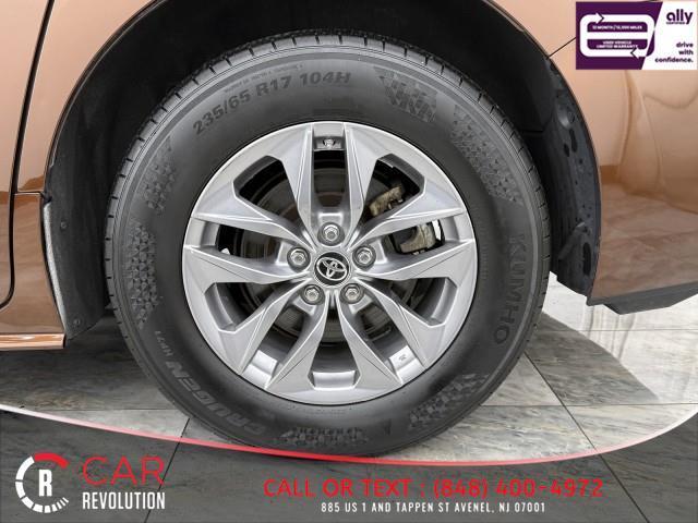 used 2024 Toyota Sienna car, priced at $34,999