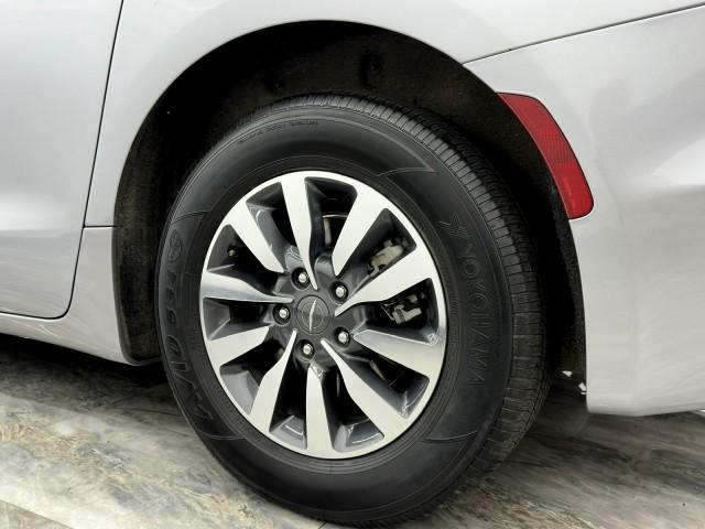 used 2021 Chrysler Pacifica Hybrid car, priced at $17,990
