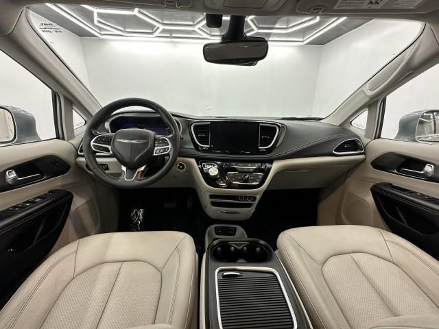 used 2021 Chrysler Pacifica Hybrid car, priced at $17,990