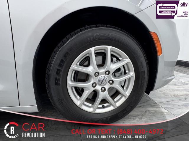 used 2022 Chrysler Pacifica car, priced at $19,591