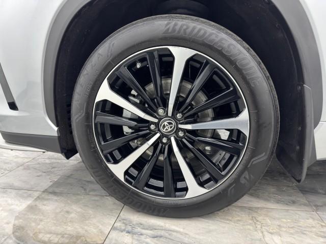 used 2022 Toyota Highlander car, priced at $34,999