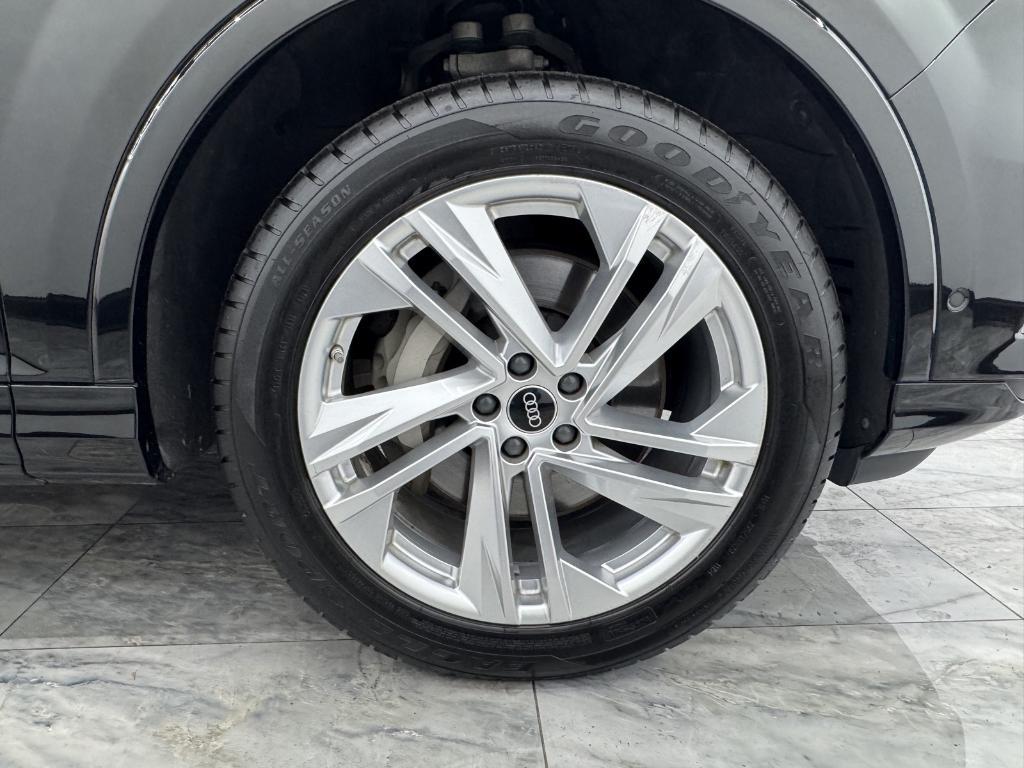 used 2023 Audi Q7 car, priced at $40,995