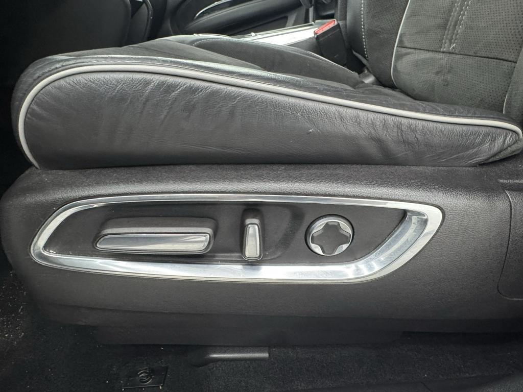 used 2020 Acura MDX car, priced at $36,995