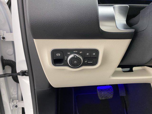 new 2025 Mercedes-Benz GLB 250 car, priced at $50,795