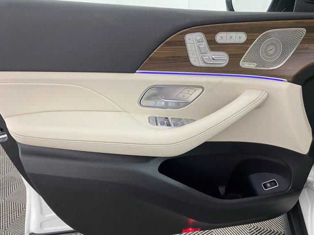 new 2025 Mercedes-Benz GLS 450 car, priced at $90,980
