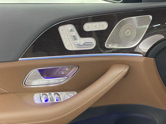 new 2025 Mercedes-Benz GLS 580 car, priced at $123,670