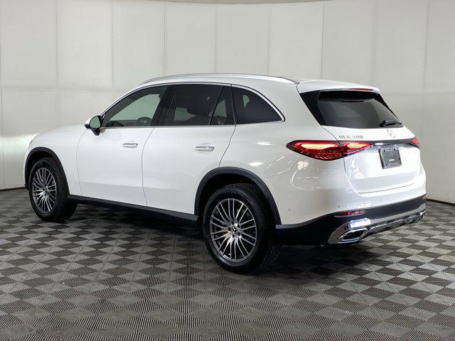 new 2025 Mercedes-Benz GLC 300 car, priced at $59,335