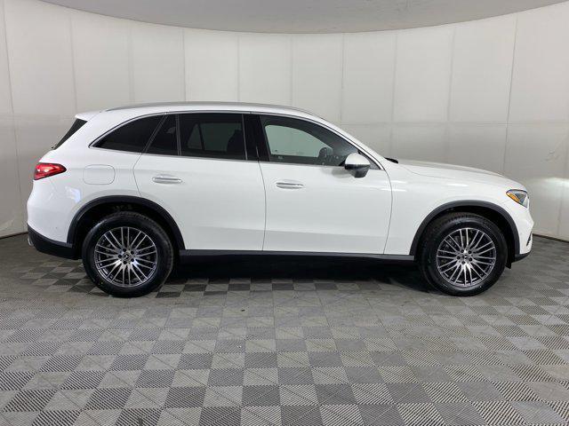 new 2025 Mercedes-Benz GLC 300 car, priced at $59,335