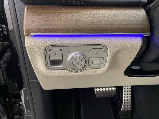 new 2025 Mercedes-Benz GLS 450 car, priced at $96,585