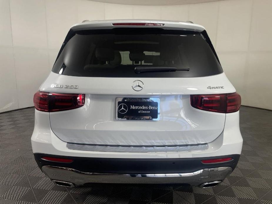 new 2024 Mercedes-Benz GLB 250 car, priced at $54,565