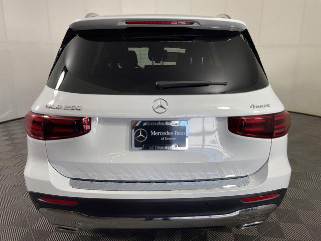 new 2024 Mercedes-Benz GLB 250 car, priced at $53,249