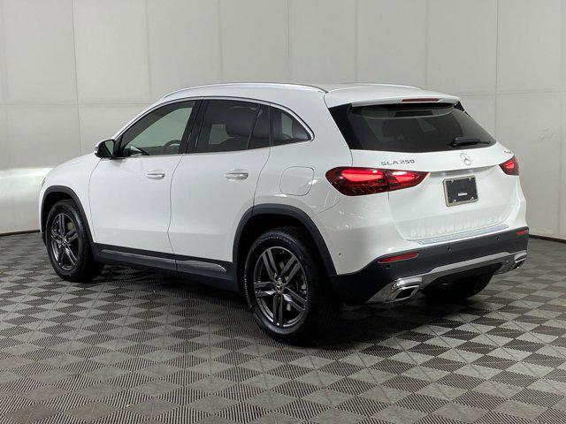 new 2025 Mercedes-Benz GLA 250 car, priced at $49,059