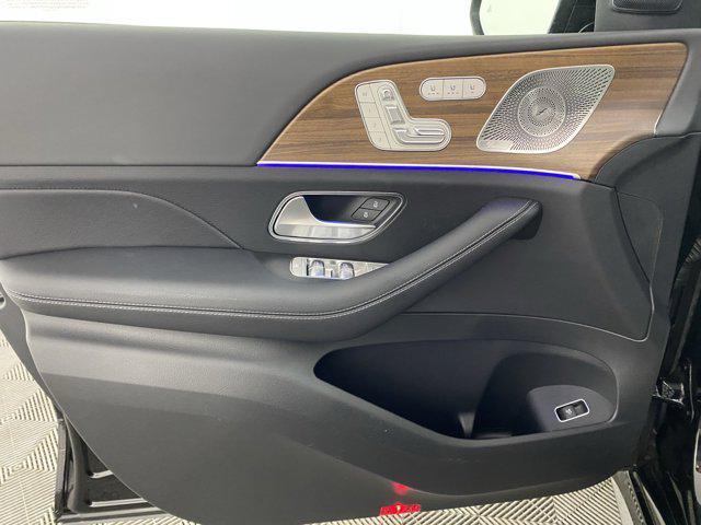 new 2025 Mercedes-Benz GLE 450 car, priced at $81,245