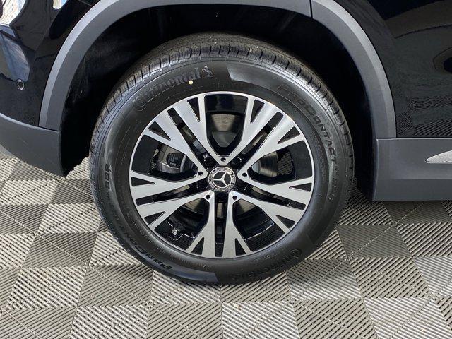 new 2025 Mercedes-Benz GLA 250 car, priced at $47,295