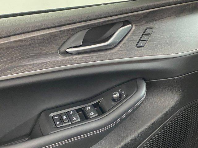 used 2024 Jeep Grand Cherokee car, priced at $37,998