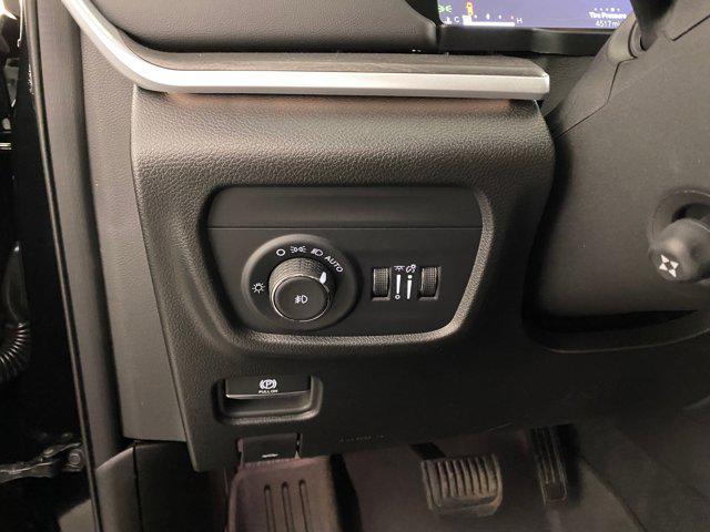 used 2024 Jeep Grand Cherokee car, priced at $37,998