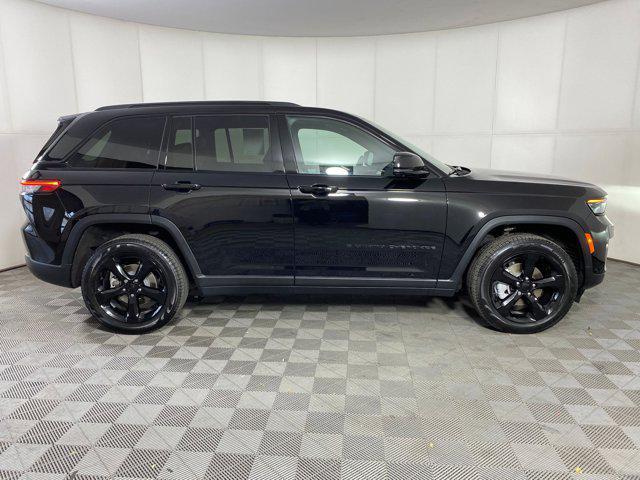 used 2024 Jeep Grand Cherokee car, priced at $37,998